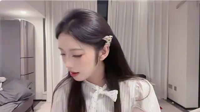 Snapshot of ZhaoZhao-ZM chatting on 09-27-25, 01:06 ZhaoZhao-ZM online show from 09-27-25, 01:06