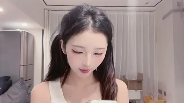 Snapshot of ZhaoZhao-ZM chatting on 10-17-25, 01:57 ZhaoZhao-ZM online show from 10-17-25, 01:57
