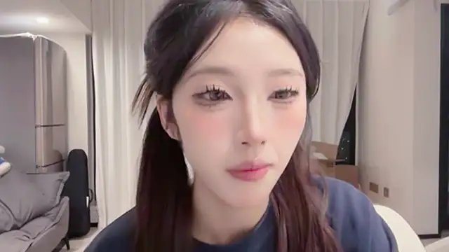 Snapshot of ZhaoZhao-ZM chatting on 10-12-25, 01:12 ZhaoZhao-ZM online show from 10-12-25, 01:12
