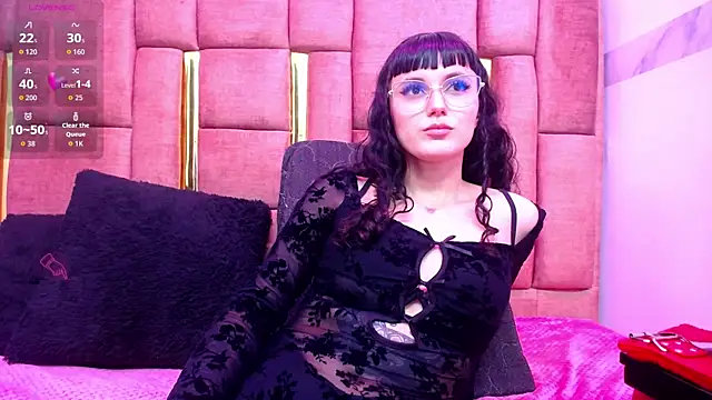 XBODTRIIPX online show from 09-18-25, 05:21