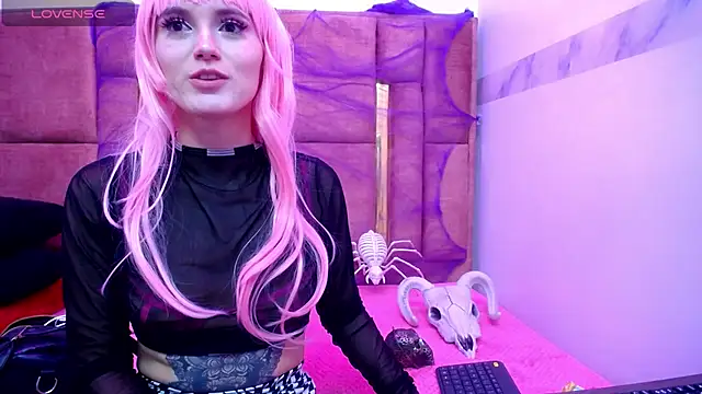 XBODTRIIPX online show from 10-25-25, 04:44