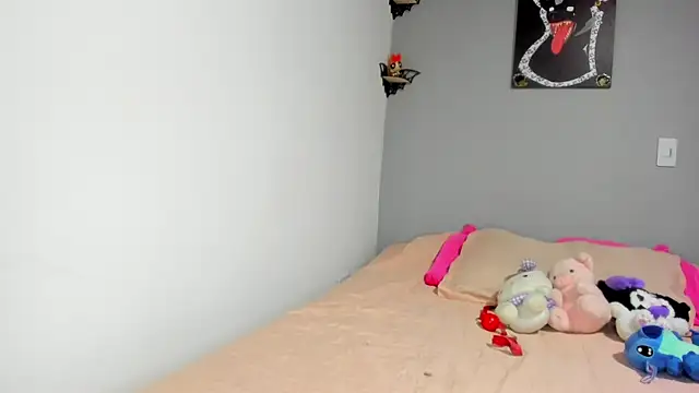 XBODTRIIPX online show from 04-21-26, 02:03