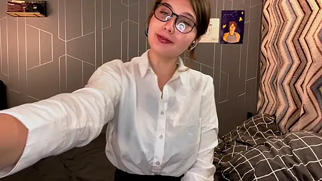 Pinkicookiee online show from 09-20-25, 03:39