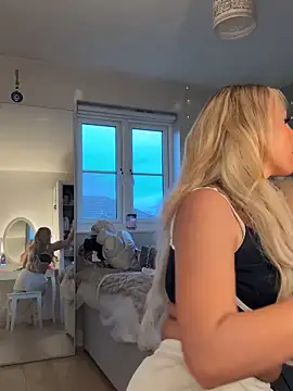 HeidiMae online show from 11-14-25, 02:54