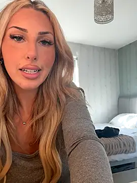 HeidiMae online show from 10-27-25, 02:18