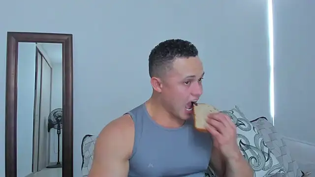 KingLevi01 online show from 04-05-26, 09:43