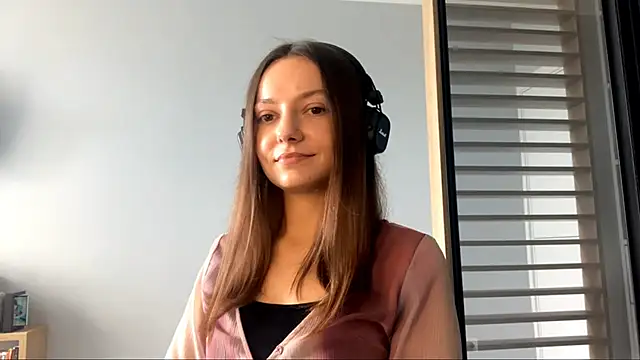 Snapshot of SoulHiperAgne_ chatting on 09-16-25, 09:10 SoulHiperAgne  online show from 09-16-25, 09:10
