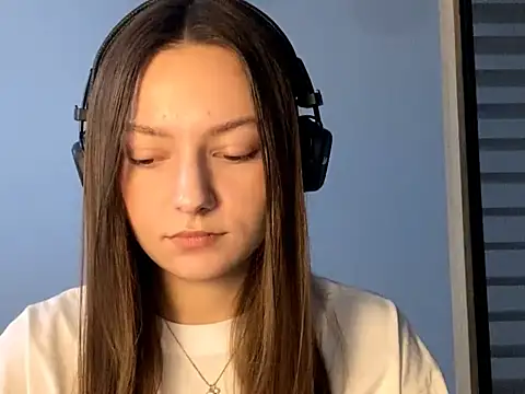 Snapshot of SoulHiperAgne_ chatting on 10-05-25, 07:21 SoulHiperAgne  online show from 10-05-25, 07:21