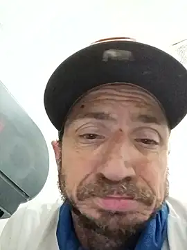 Mrluckstick online show from 12-19-25, 04:05