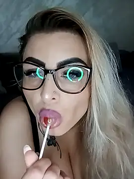 Snapshot of Unbra-Dorintei1 chatting on 11-25-25, 08:58 Unbra-Dorintei1 online show from 11-25-25, 08:58