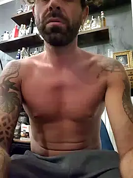 Snapshot of MatteoDom85 chatting on 10-13-25, 11:16 MatteoDom85 online show from 10-13-25, 11:16