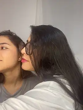 Snapshot of Sweet_and_Rous0 chatting on 10-28-25, 03:18 Sweet and Rous0 online show from 10-28-25, 03:18
