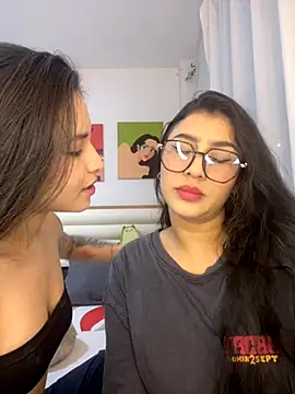 Snapshot of Sweet_and_Rous0 chatting on 09-26-25, 02:51 Sweet and Rous0 online show from 09-26-25, 02:51