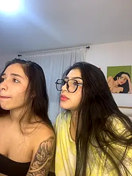 Snapshot of Sweet_and_Rous0 chatting on 10-04-25, 04:14 Sweet and Rous0 online show from 10-04-25, 04:14