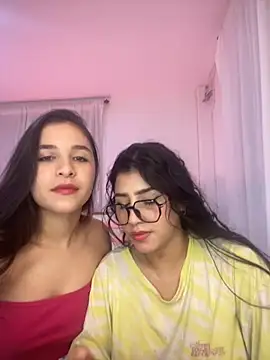 Snapshot of Sweet_and_Rous0 chatting on 09-11-25, 03:50 Sweet and Rous0 online show from 09-11-25, 03:50