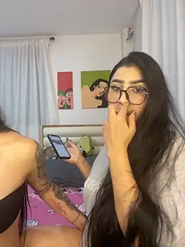 Snapshot of Sweet_and_Rous0 chatting on 09-21-25, 03:00 Sweet and Rous0 online show from 09-21-25, 03:00