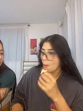 Snapshot of Sweet_and_Rous0 chatting on 10-06-25, 02:35 Sweet and Rous0 online show from 10-06-25, 02:35