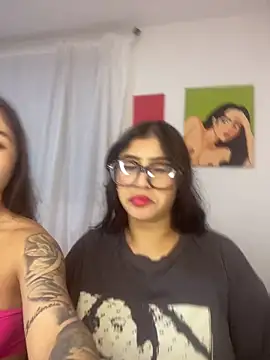 Snapshot of Sweet_and_Rous0 chatting on 10-18-25, 03:08 Sweet and Rous0 online show from 10-18-25, 03:08