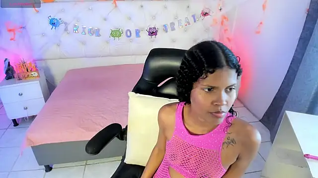 Ambeer fox  online show from 10-31-25, 06:26