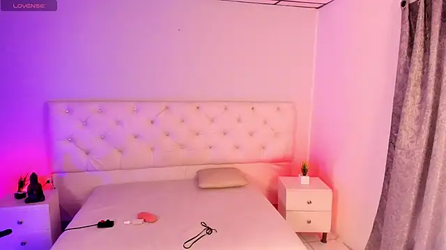 Ambeer fox  online show from 11-28-25, 08:09