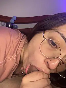 aileen wood1 online show from 10-25-25, 06:01