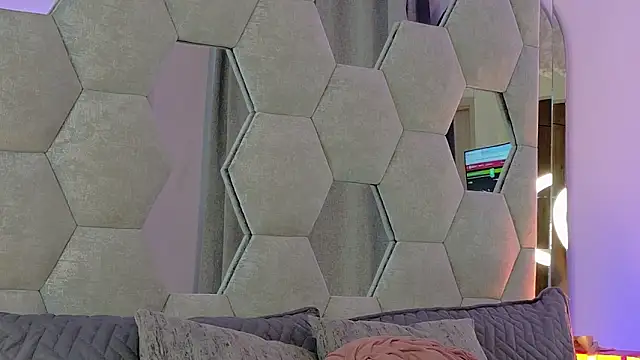 NicoleArmani online show from 02-06-26, 10:50