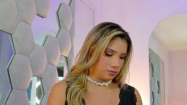 NicoleArmani online show from 01-15-26, 08:23