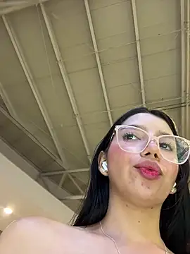 Snapshot of Min_junn chatting on 10-11-25, 02:23 Min junn online show from 10-11-25, 02:23