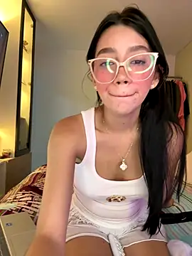 Snapshot of Min_junn chatting on 09-23-25, 01:56 Min junn online show from 09-23-25, 01:56