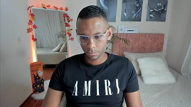 Snapshot of KingEdward_ chatting on 10-23-25, 10:14 KingEdward online show from 10-23-25, 10:14
