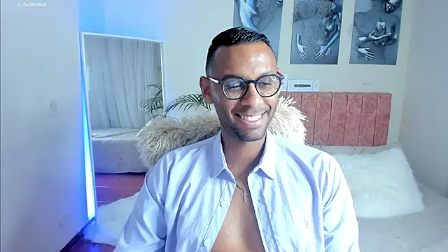 Snapshot of KingEdward_ chatting on 09-19-25, 01:42 KingEdward online show from 09-19-25, 01:42