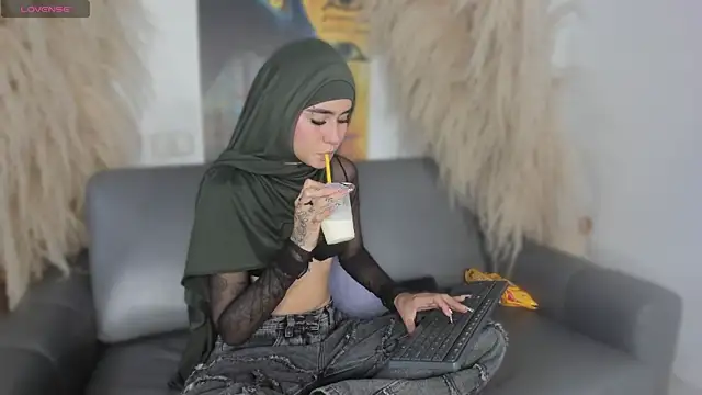 Snapshot of seraphine_arabic chatting on 04-13-26, 01:26 seraphine arabic online show from 04-13-26, 01:26