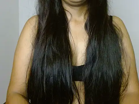Snapshot of priya_022 chatting on 09-26-25, 04:47 priya 022 online show from 09-26-25, 04:47