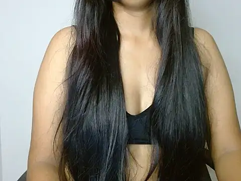 Snapshot of priya_022 chatting on 09-23-25, 04:03 priya 022 online show from 09-23-25, 04:03