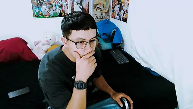 Snapshot of Roobin420 chatting on 09-08-25, 11:04 Roobin420 online show from 09-08-25, 11:04