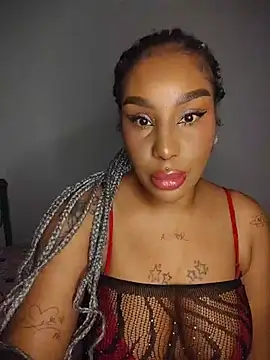 Queen Amara online show from 06-25-26, 04:21