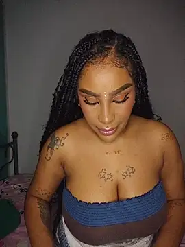 Queen Amara online show from 05-16-26, 04:11
