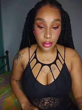 Queen Amara online show from 05-25-26, 04:01