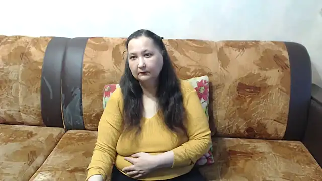 Snapshot of emu-_ chatting on 11-19-25, 10:04 emu- online show from 11-19-25, 10:04