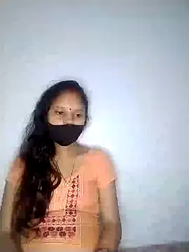 Komal-Rajput online show from 10-28-25, 07:35