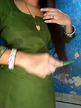 Komal-Rajput online show from 11-15-25, 06:28