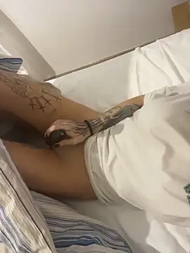 nikkaanderic online show from 02-11-26, 10:48