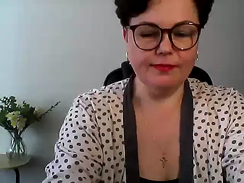 EllaLove2277 online show from 04-15-26, 09:37