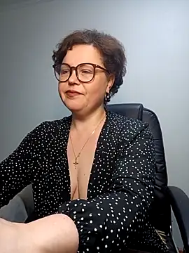 EllaLove2277 online show from 04-08-26, 05:31