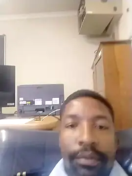 Snapshot of TopssyKreet chatting on 11-05-25, 10:40 TopssyKreet online show from 11-05-25, 10:40