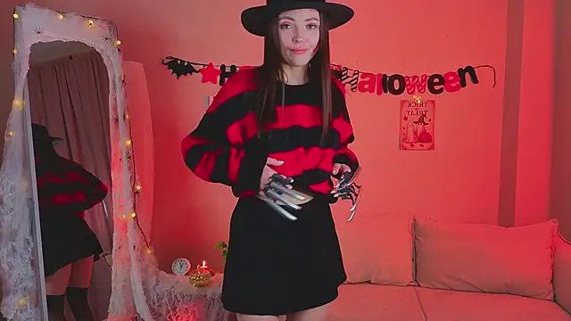 OliviaKis  online show from 10-31-25, 07:38