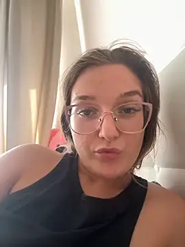 Snapshot of Bellatrisssaa chatting on 09-14-25, 10:04 Bellatrisssaa online show from 09-14-25, 10:04