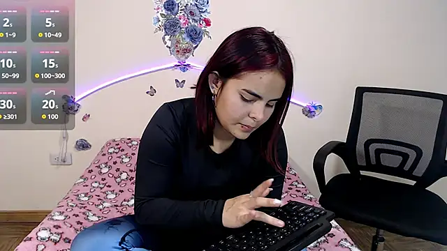 Valeryxs online show from 11-18-25, 08:34