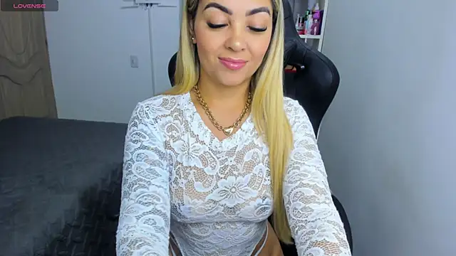 Snapshot of NicolPorto chatting on 10-03-25, 11:56 NicolPorto online show from 10-03-25, 11:56