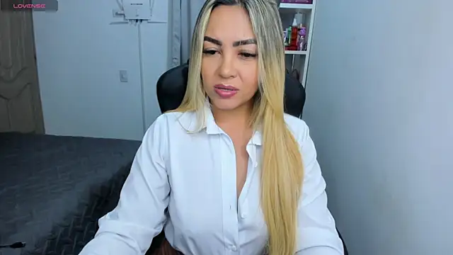 Snapshot of NicolPorto chatting on 09-16-25, 11:55 NicolPorto online show from 09-16-25, 11:55